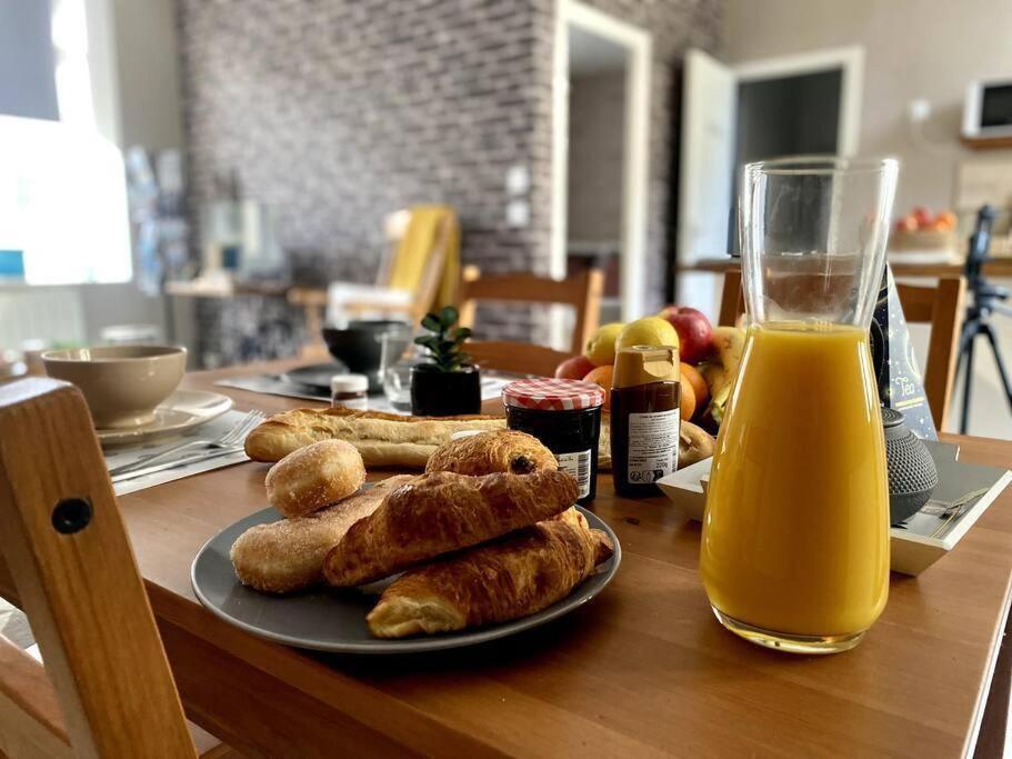Logis Du Parc By Melrose Apartment Bayeux Ngoại thất bức ảnh