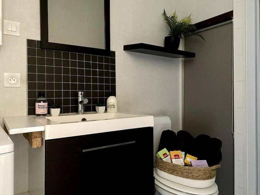 Logis Du Parc By Melrose Apartment Bayeux Ngoại thất bức ảnh